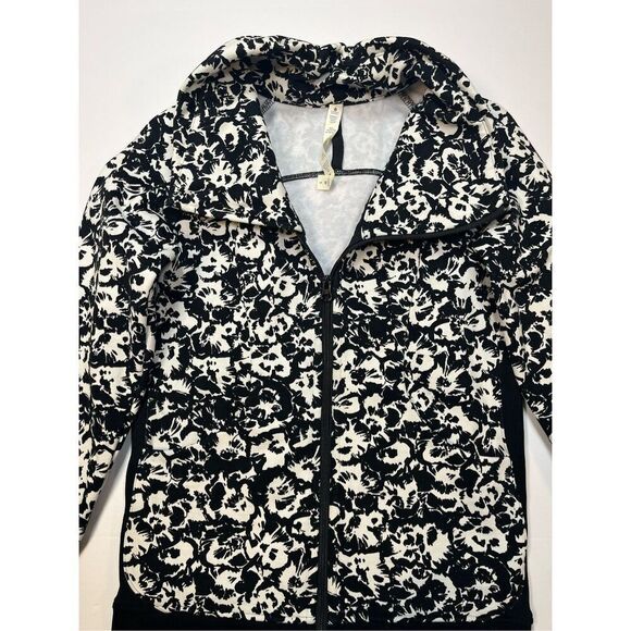 Lululemon Cozy Cuddle Up Jacket Fleur Sombre White Black Style W4IDCS Size 6 - Picture 4 of 14